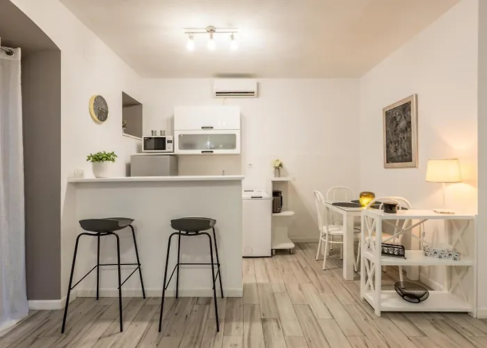 Apartments And Rooms Villa Lina