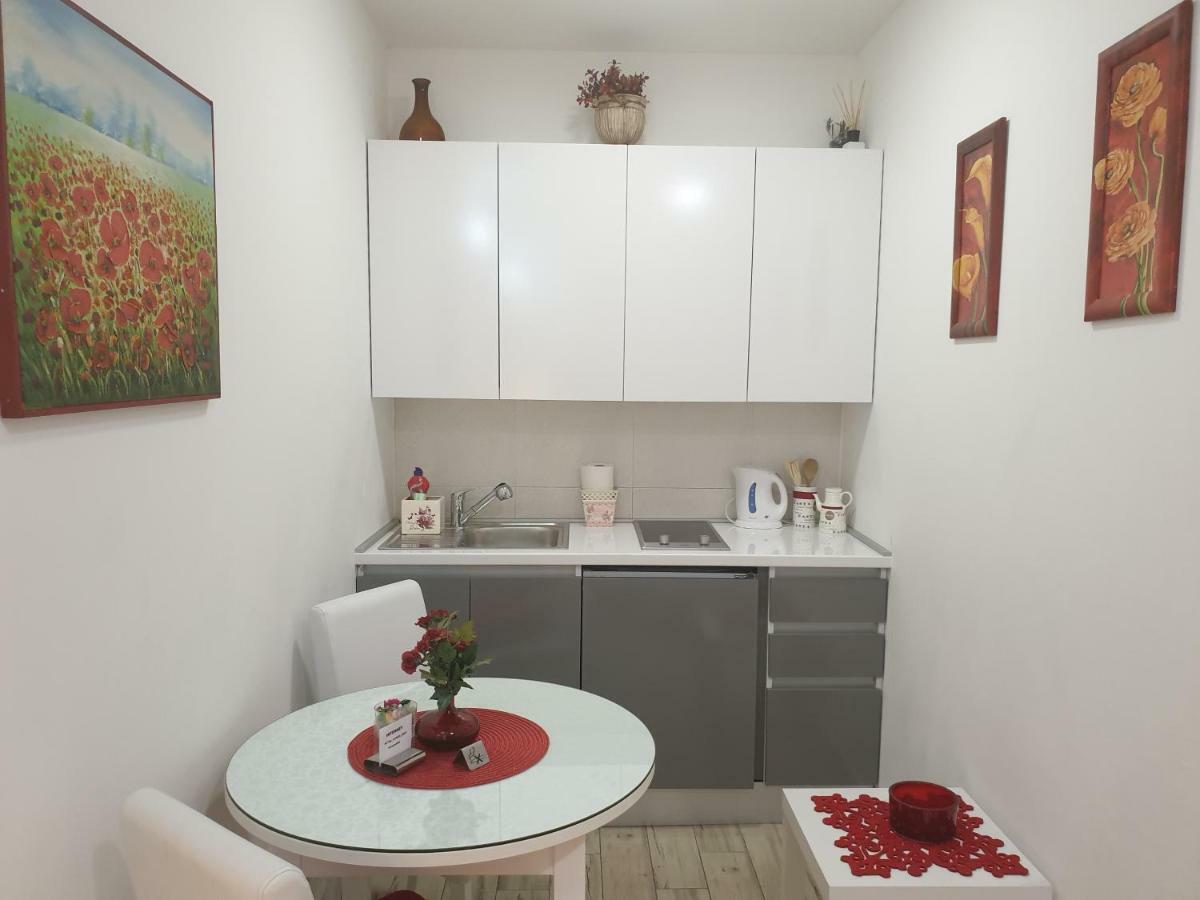 Appartement And Lina